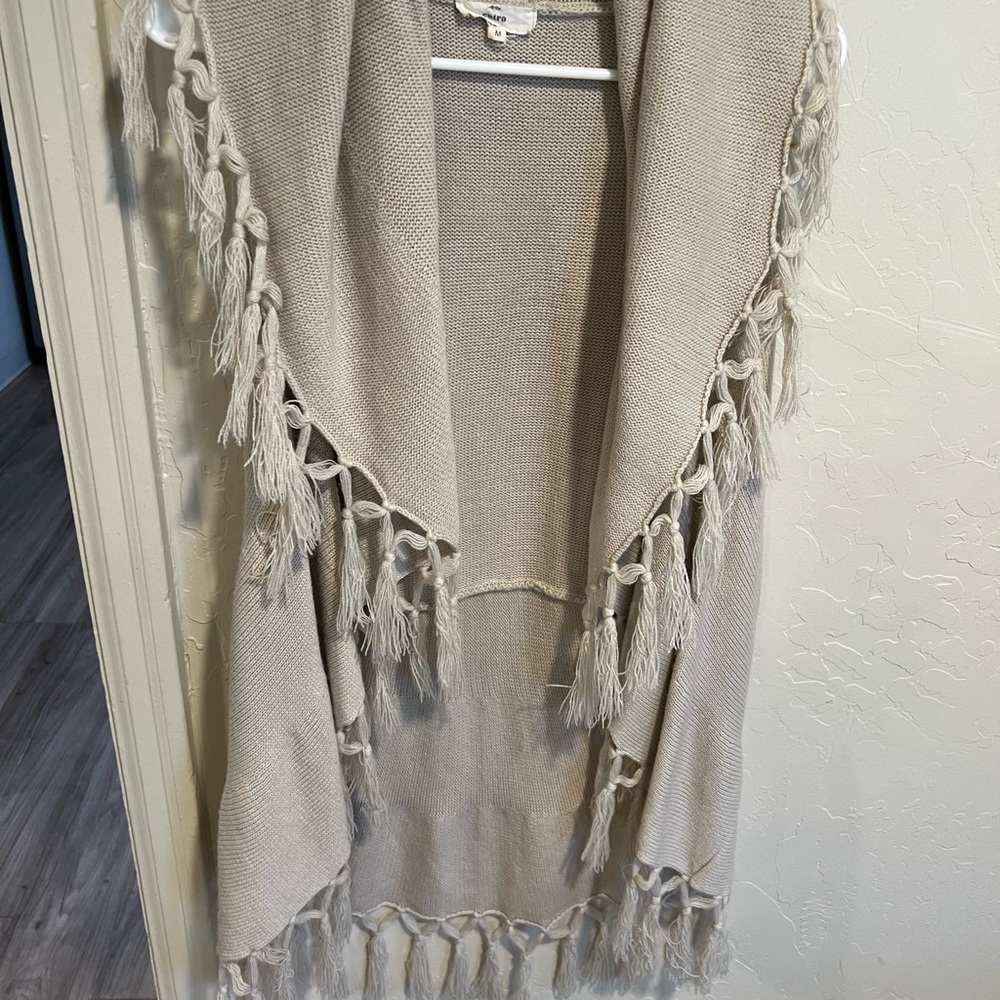 Vest style fringe sweater